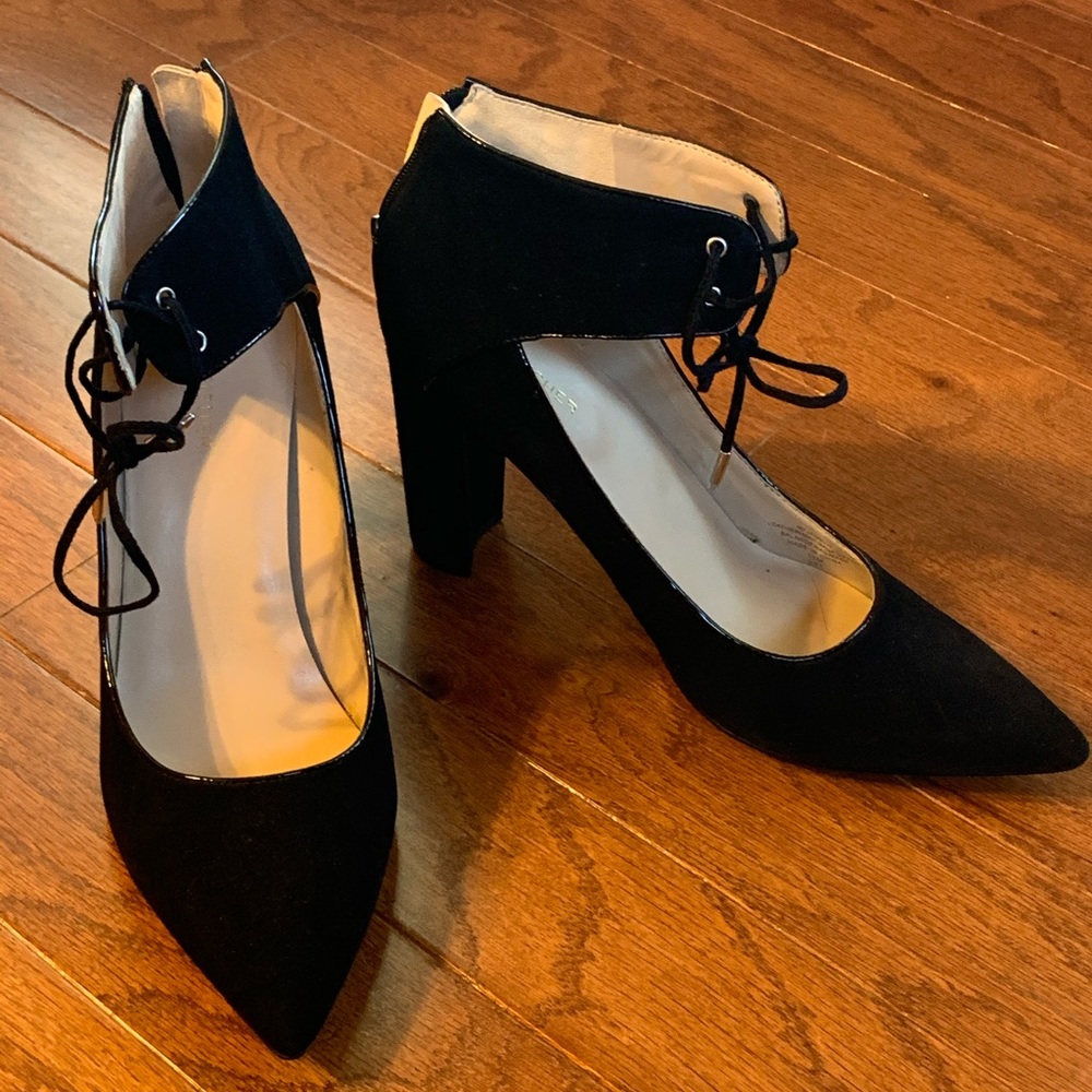 Like NEW CUTE Black dress heel!